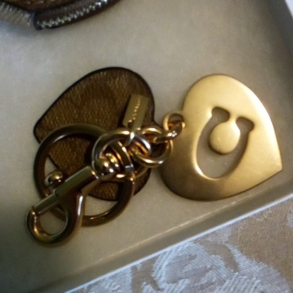 Coach leather wristlet & matching keychain New never used - Picture 4 of 6